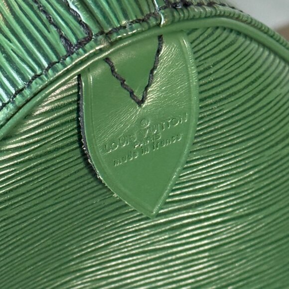 LOUIS VUITTON EPI LEATHER Vintage Keepall 45 Borneo Green - Picture 9 of 16